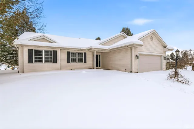 $369,900 | 33906 Sumerset Lane, New Carlisle, IN 46552