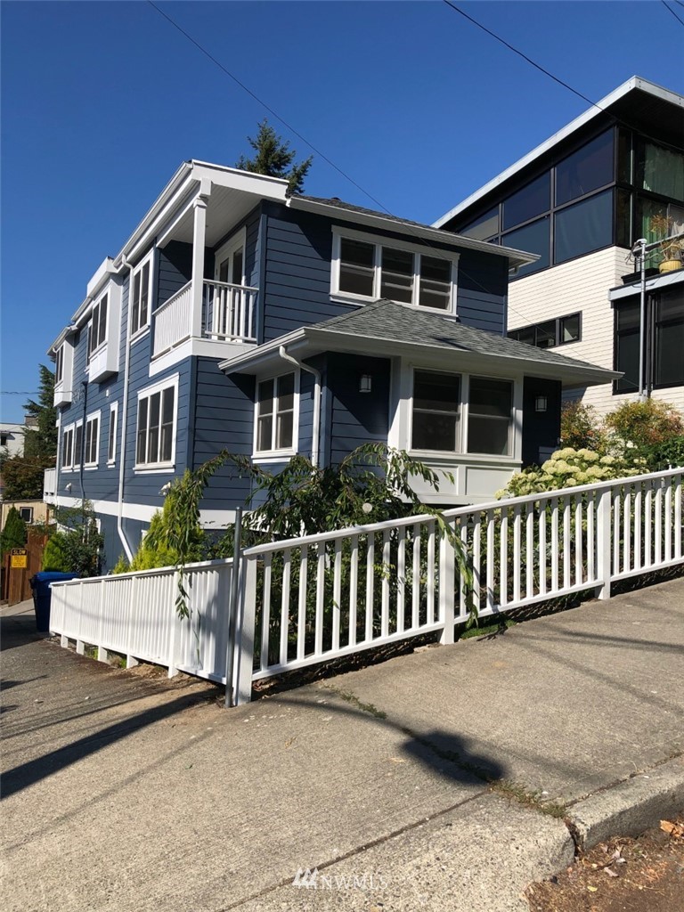 710 West Howe Street Seattle, WA 98119 - Photo 2 of 25