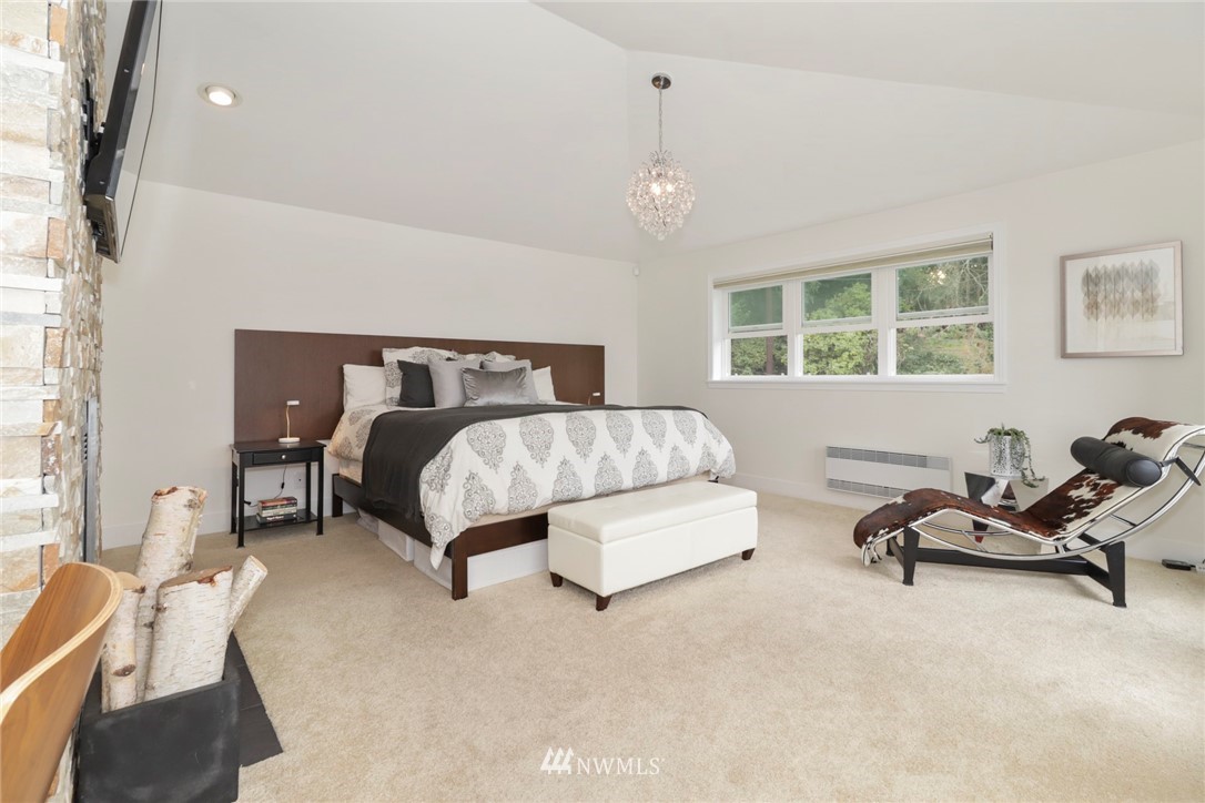 710 West Howe Street Seattle, WA 98119 - Photo 12 of 25