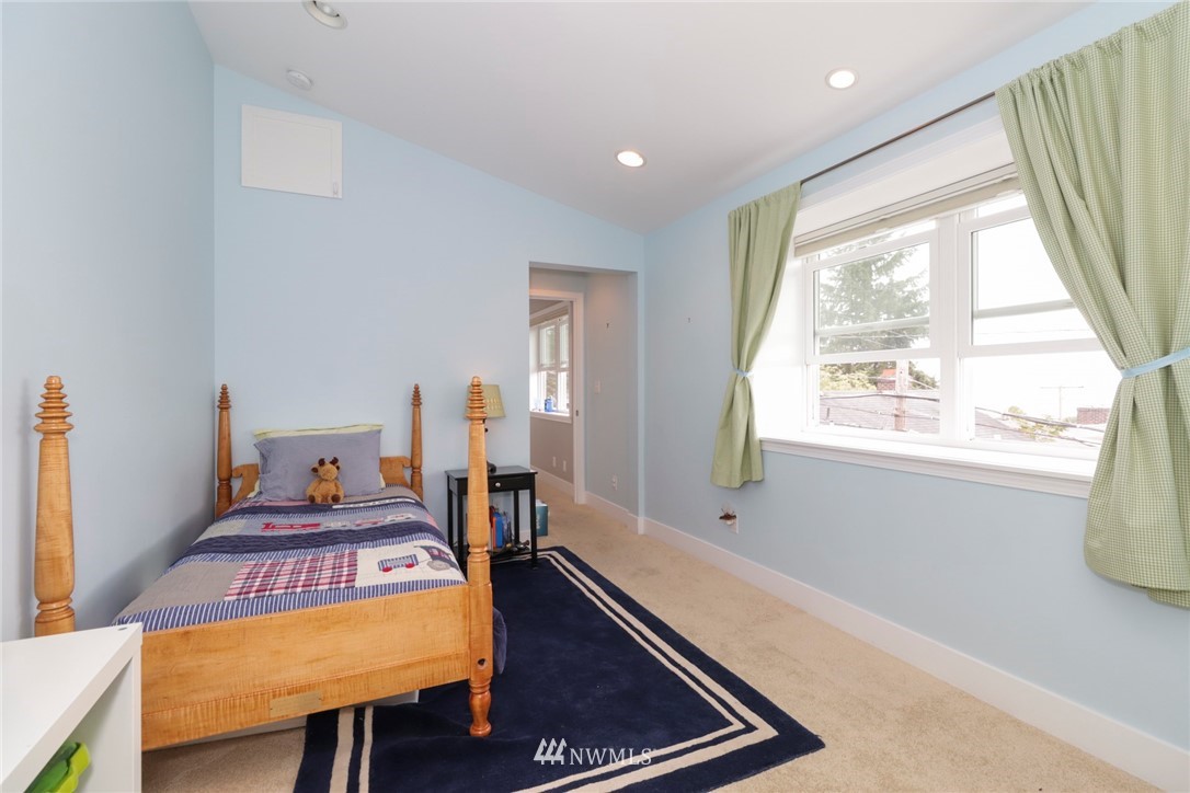 710 West Howe Street Seattle, WA 98119 - Photo 17 of 25