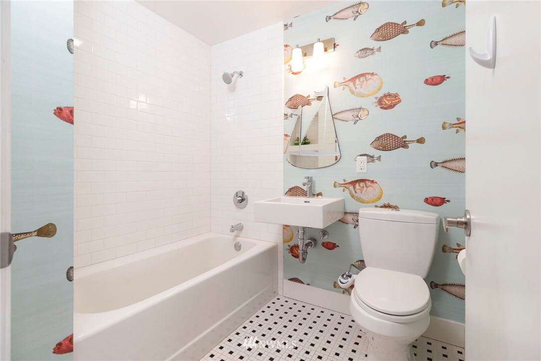 710 West Howe Street Seattle, WA 98119 - Photo 20 of 25