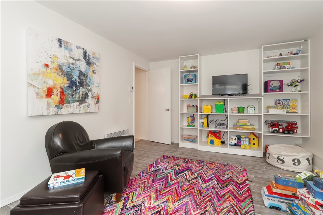 710 West Howe Street Seattle, WA 98119 - Photo 21 of 25