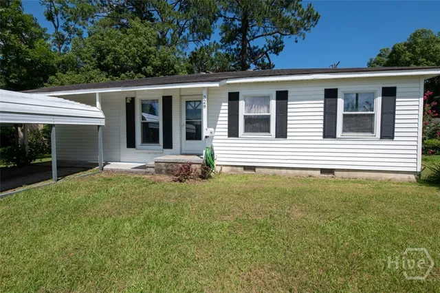 $225,000 | 328 Riverview Drive, Savannah, GA 31404