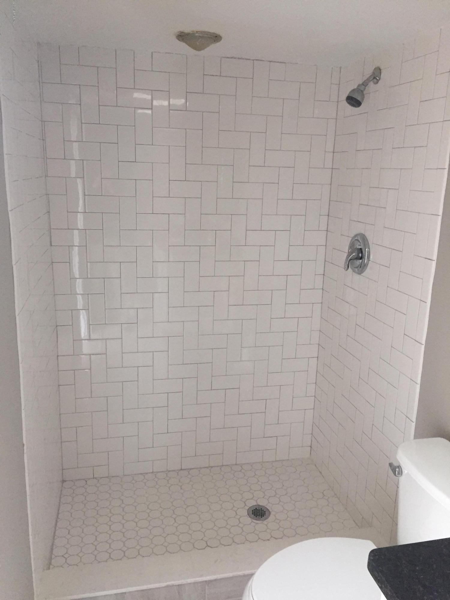 7030 Diamond Head Road Jacksonville, FL 32216 - Photo 19 of 20 Bath master2