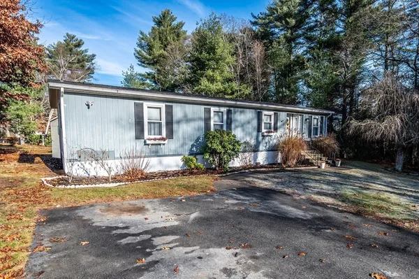 $299,900 | 1 Oldfield Drive, Kingston, MA 02364