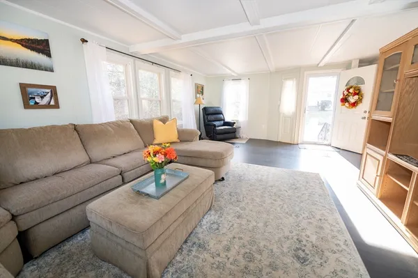 $299,900 | 1 Oldfield Drive, Kingston, MA 02364