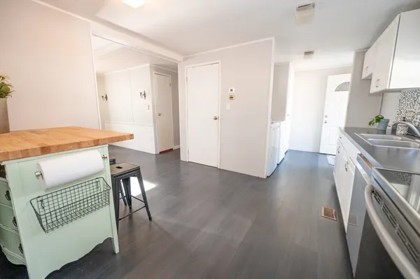 $299,900 | 1 Oldfield Drive, Kingston, MA 02364