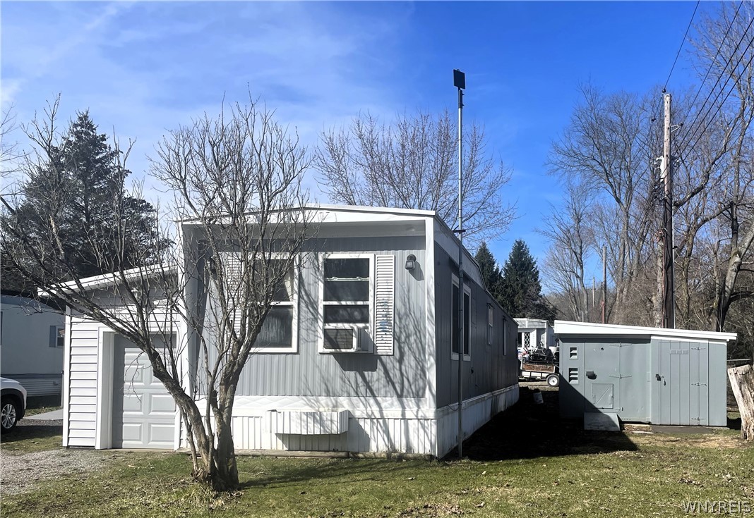 7207 Hunters Creek Road, Unit 4 4 Holland, NY 14080 - Photo 6 of 13