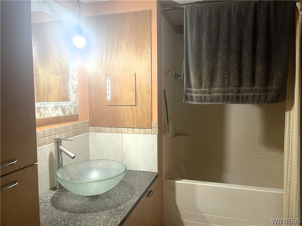 7207 Hunters Creek Road, Unit 4 4 Holland, NY 14080 - Photo 9 of 13