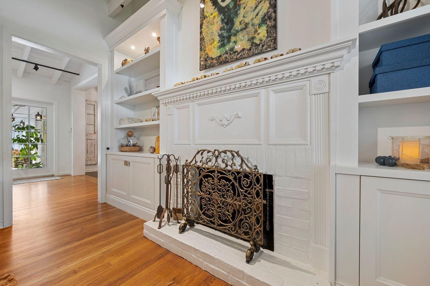 302 Northwest 16th Street Delray Beach, FL 33444 - Photo 11 of 46 a view of a entryway with wooden floor