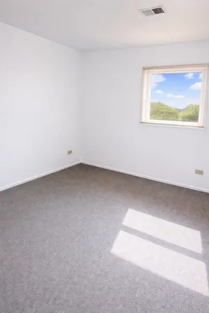 $2,000 | 4020 216th Street, Unit 2E, Matteson, IL 60443