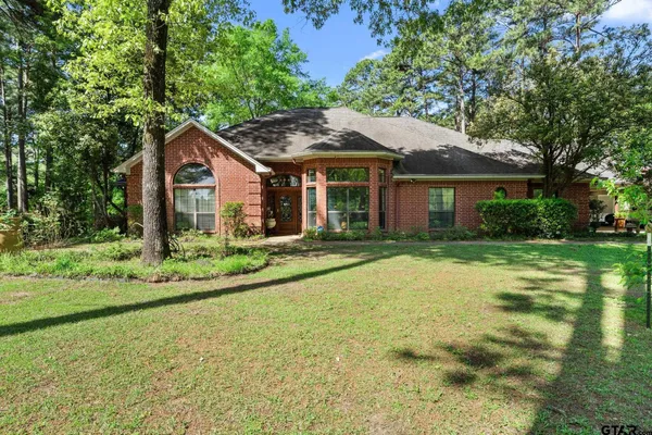 $895,000 | 19132 Falls Creek Drive, Flint, TX 75762