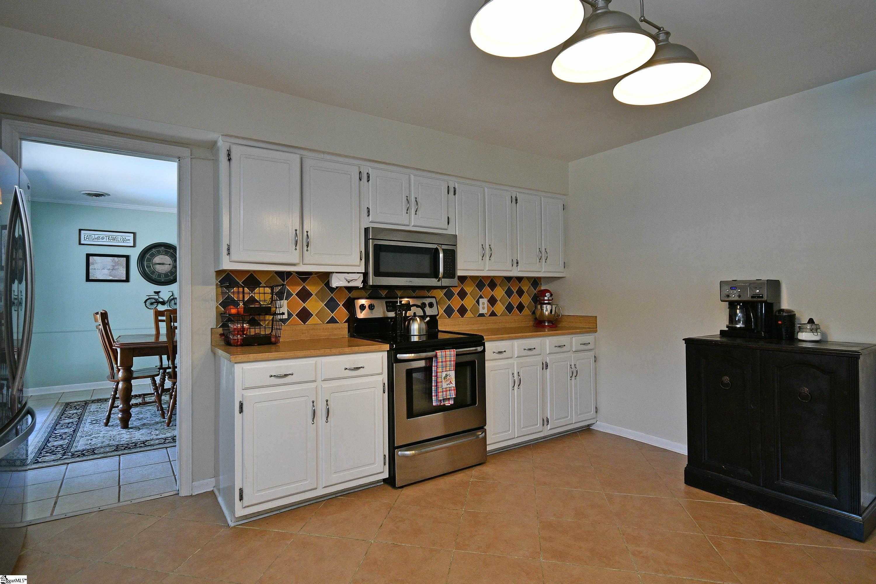 419 Adams Mill Road Mauldin, SC 29662 - Photo 7 of 36 Gallery Image 7
