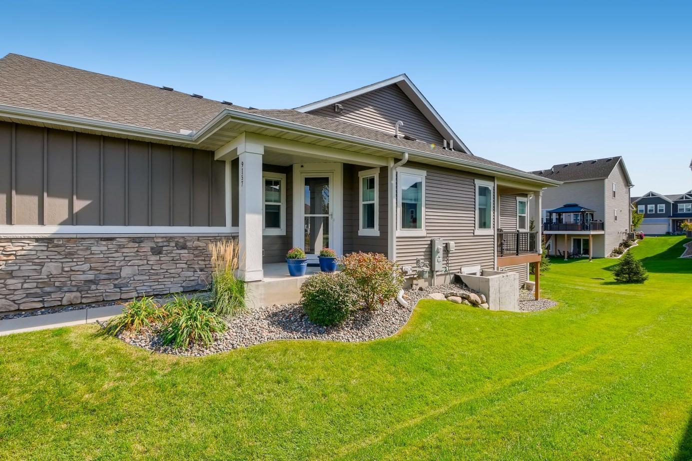 9157 Compass Pointe Road Woodbury, MN 55129 - Photo 2 of 28 Gallery Image 2