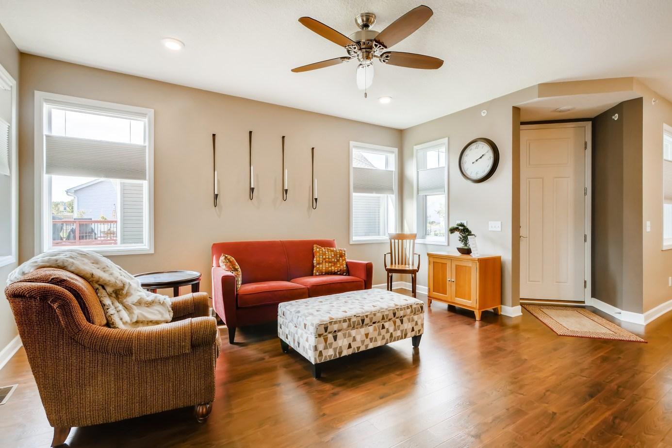 9157 Compass Pointe Road Woodbury, MN 55129 - Photo 4 of 28 Gallery Image 4