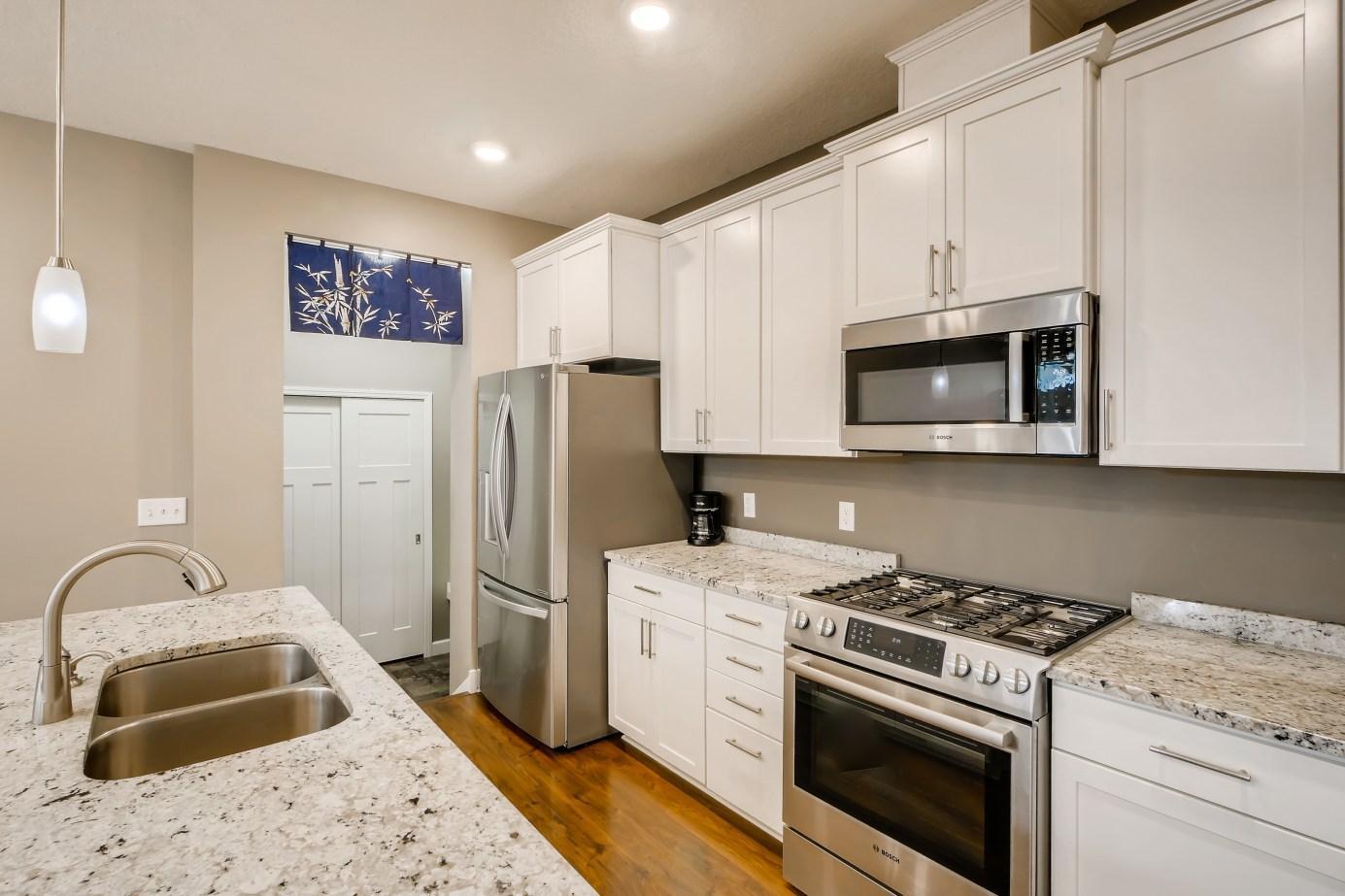 9157 Compass Pointe Road Woodbury, MN 55129 - Photo 8 of 28 Gallery Image 8