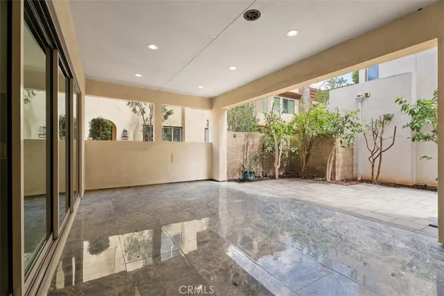 a view of a entrance door of the house