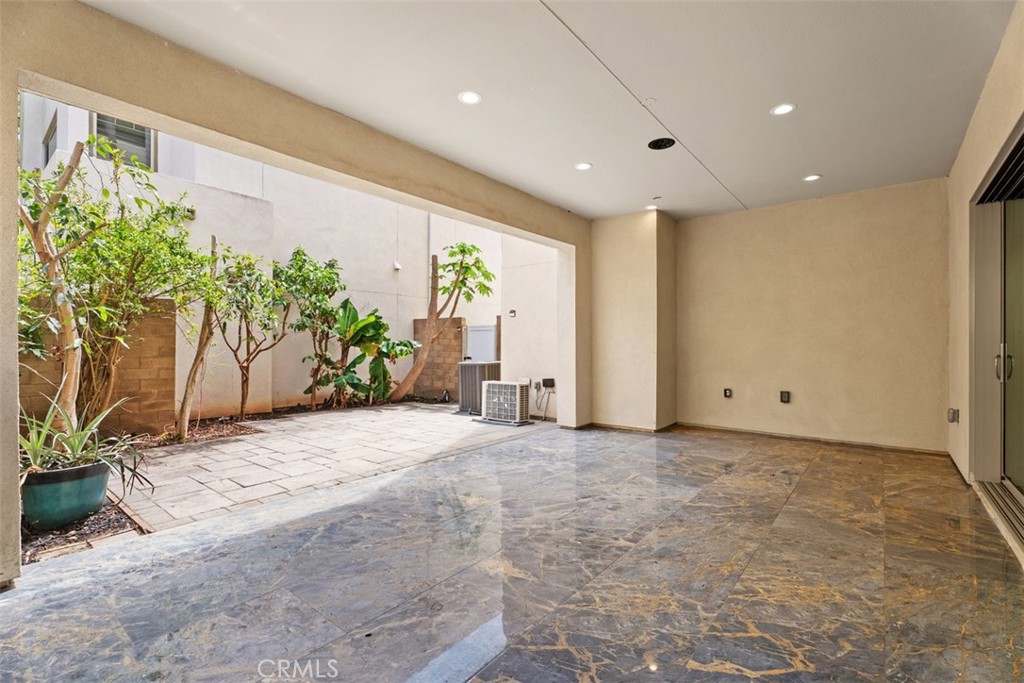 123 Interval Irvine, CA 92618 - Photo 18 of 75