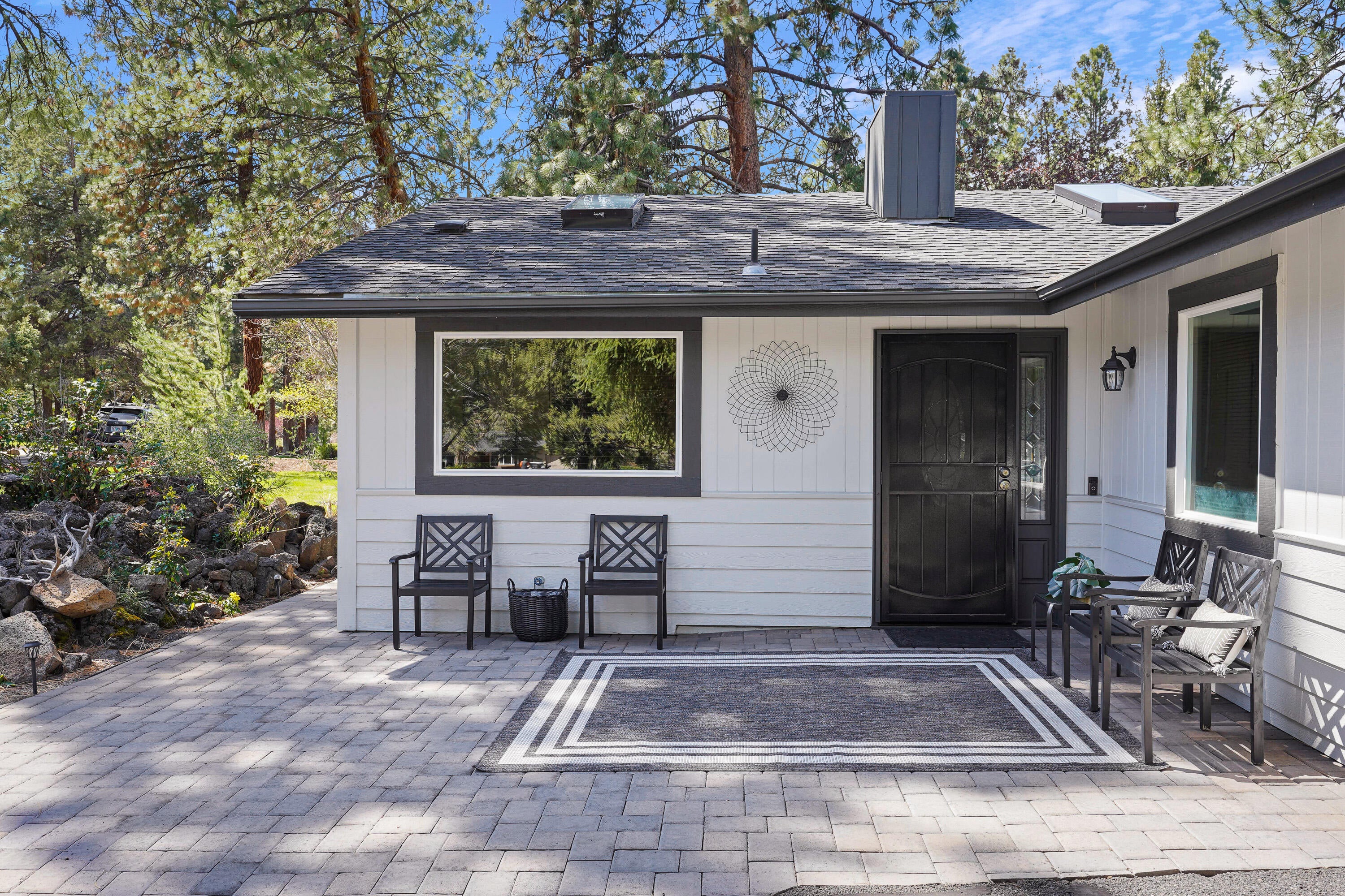 20452 Mainline Road Bend, OR 97702 - Photo 4 of 40 DSC01187