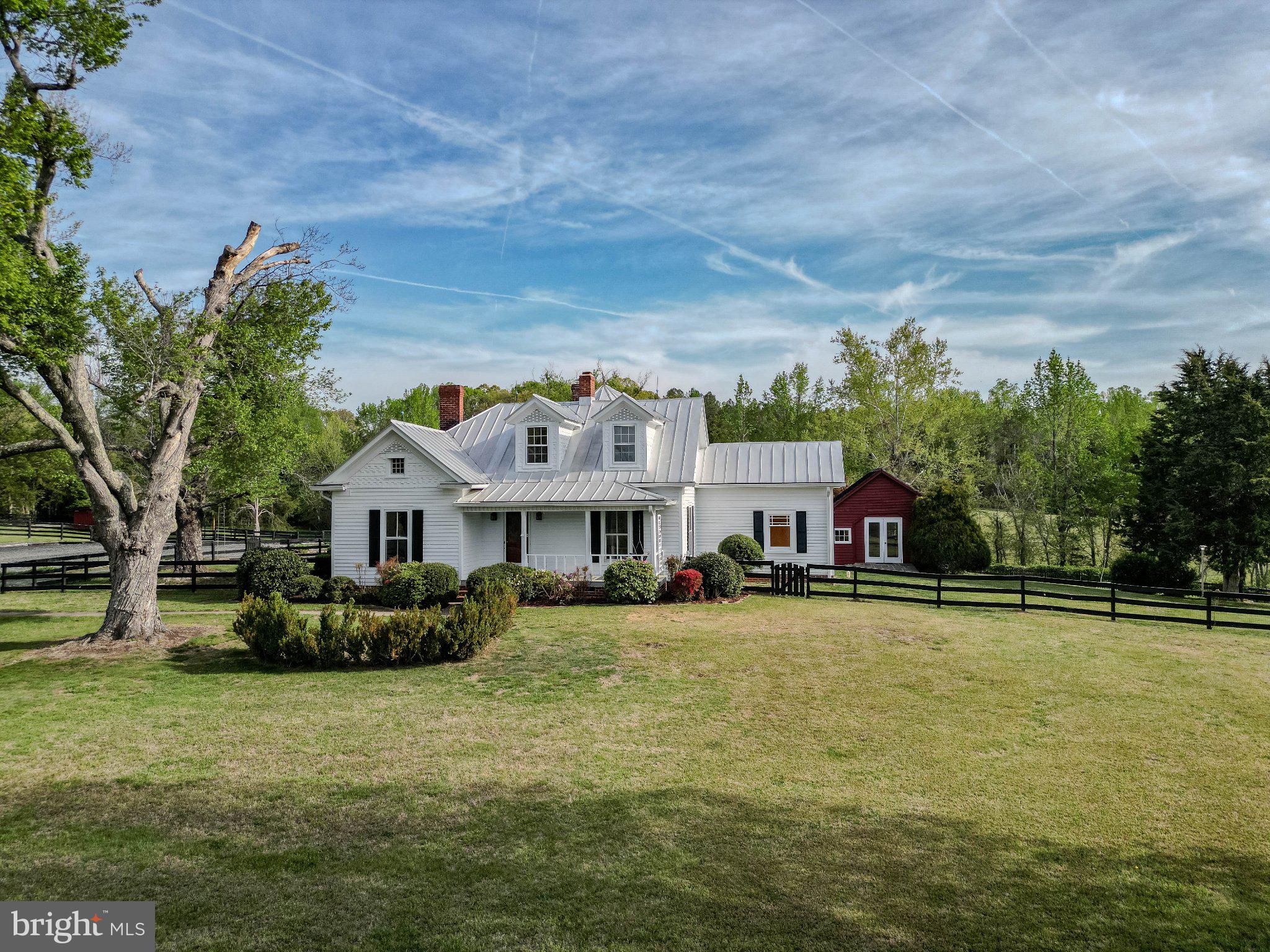 575 Perkins Road Kents Store, VA 23084 - Photo 5 of 95 Charming farmhouse with scenic views.