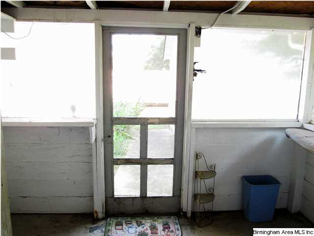 525 Colvin Street South Anniston, AL 36201 - Photo 8 of 19