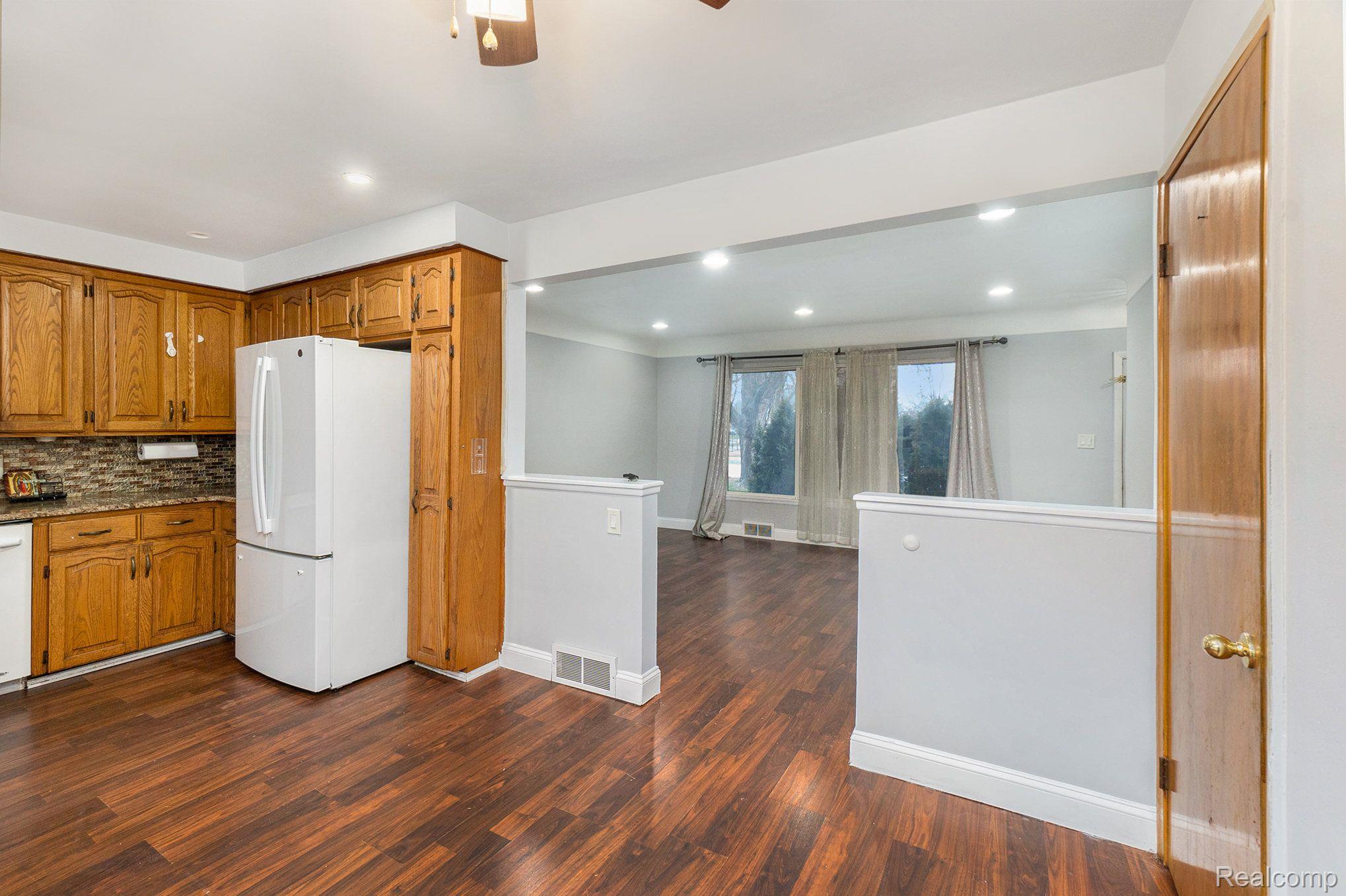 4863 East Thirteen Mile Road Warren, MI 48092 - Photo 7 of 25 Gallery Image 7