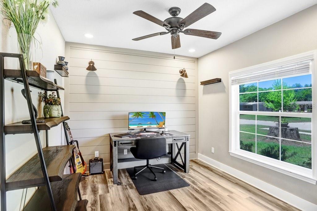 618 Oak Ridge Drive Brandon, FL 33510 - Photo 11 of 38