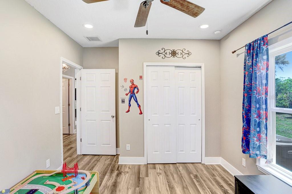 618 Oak Ridge Drive Brandon, FL 33510 - Photo 14 of 38