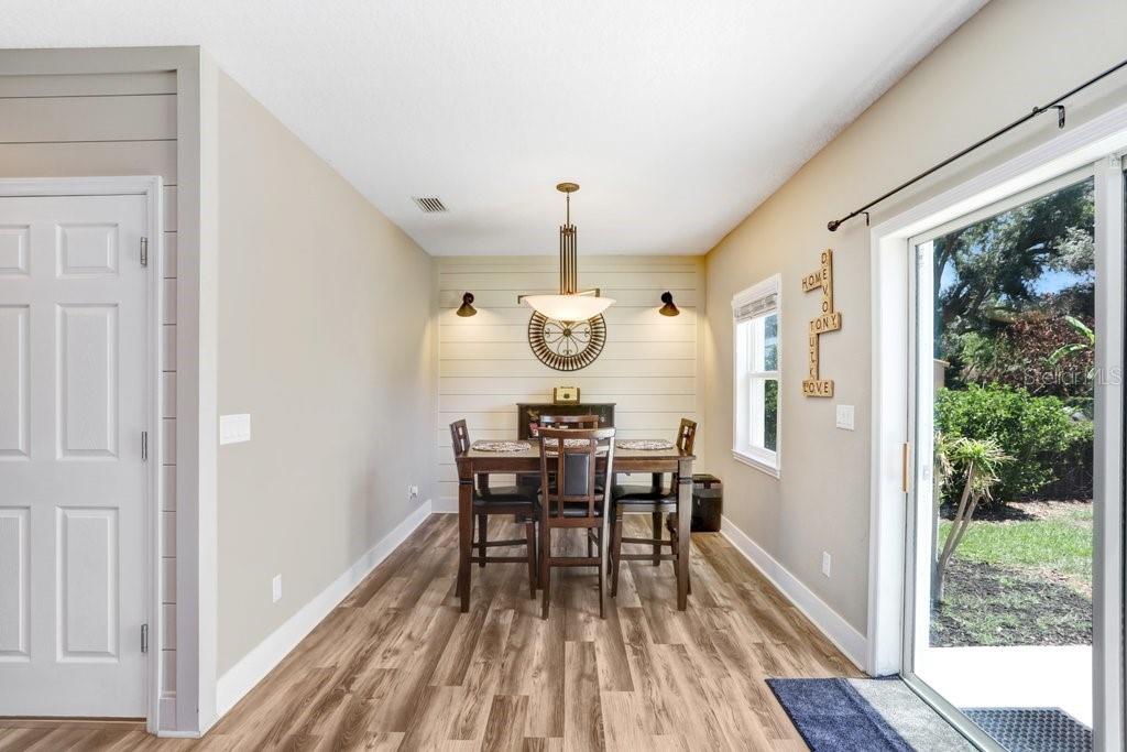 618 Oak Ridge Drive Brandon, FL 33510 - Photo 18 of 38