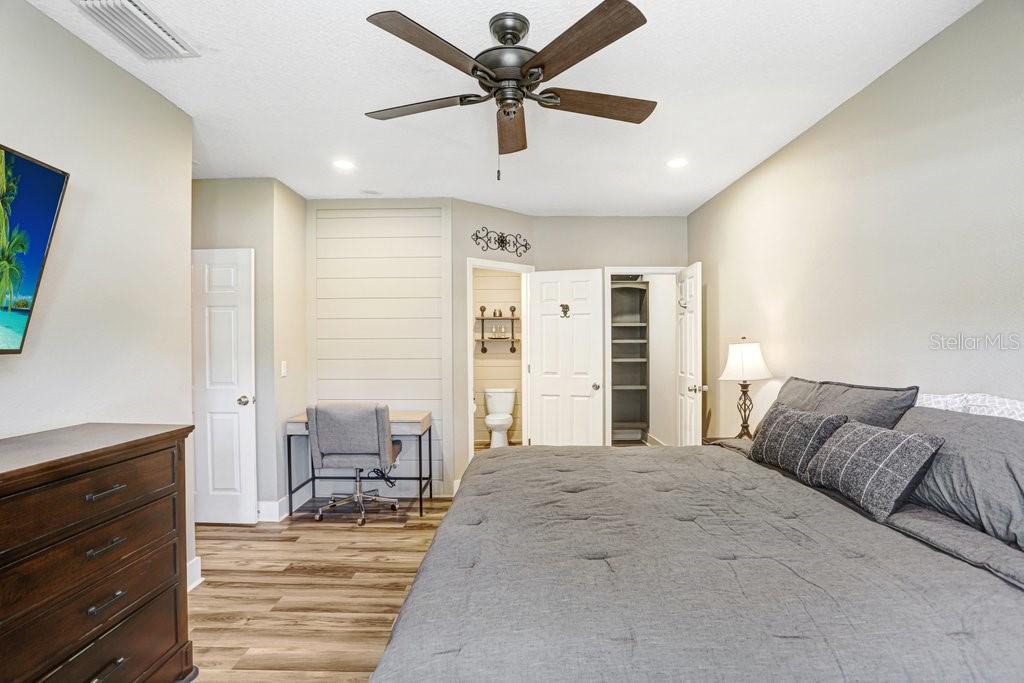 618 Oak Ridge Drive Brandon, FL 33510 - Photo 6 of 38