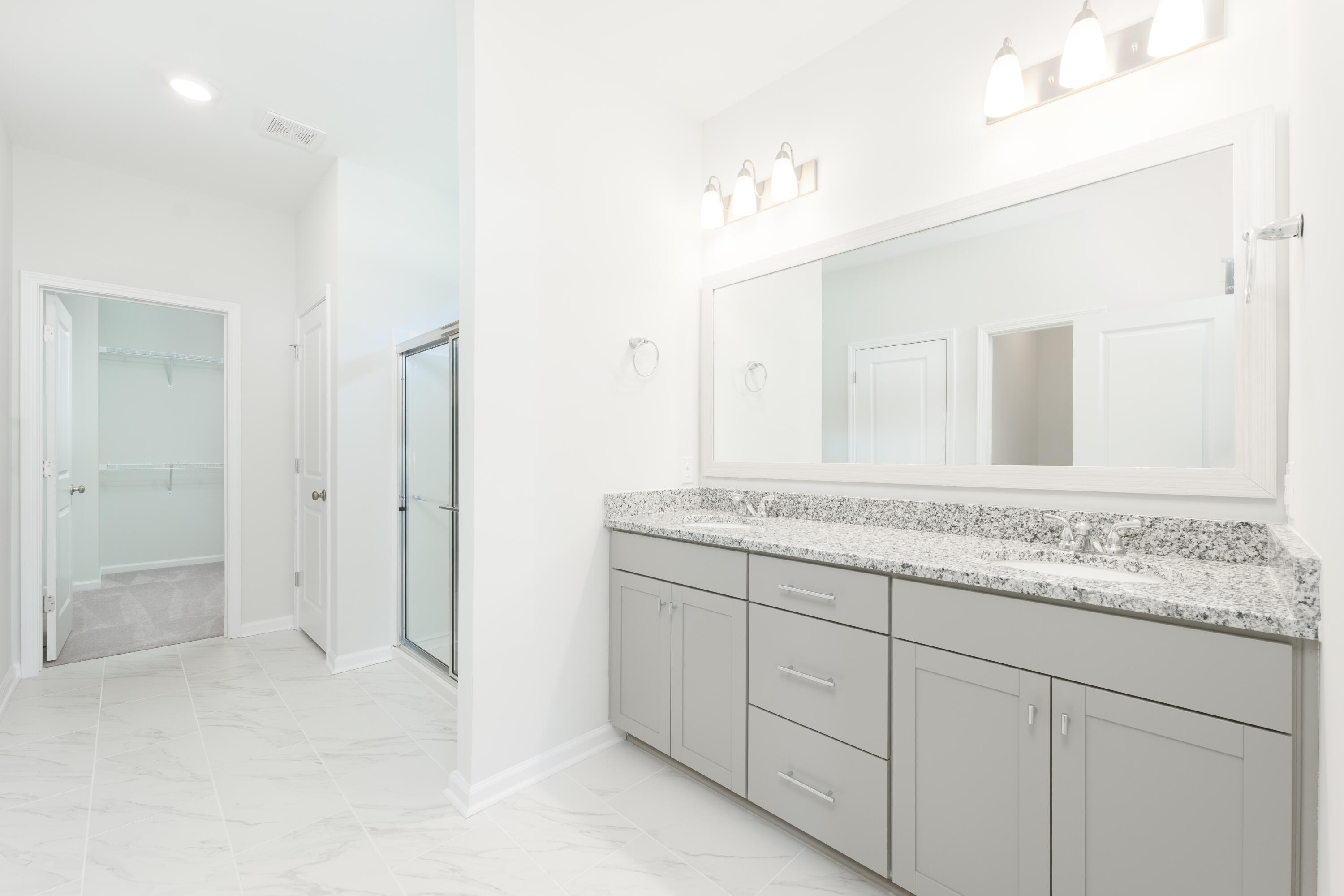 703 Butter Road Bonneau, SC 29431 - Photo 18 of 34 Master Bath