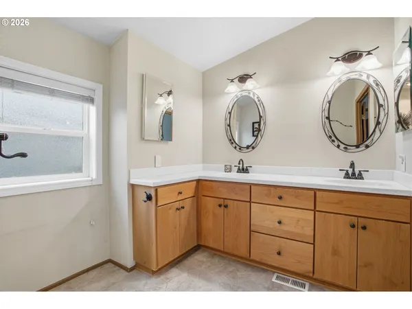 $315,000 | 3355 North Delta Highway, Unit 105, Eugene, OR 97408