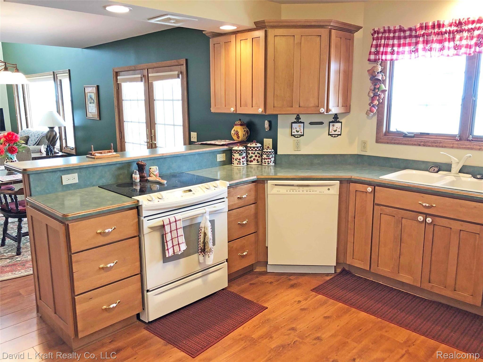 7630 Port Austin Road Pigeon, MI 48755 - Photo 9 of 47 7630PortAustinKitchen1.jpg