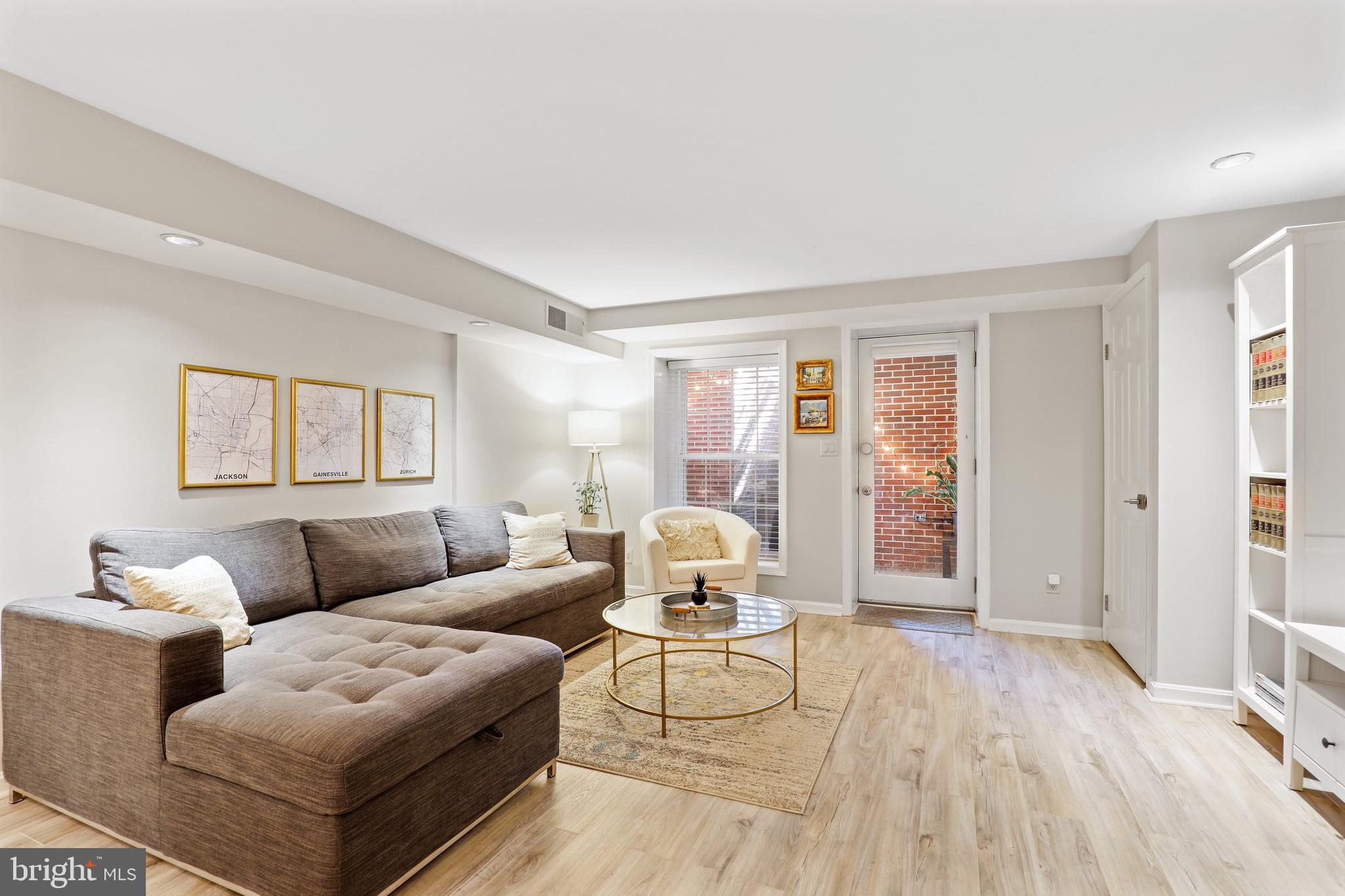 5 Russell Road, Unit E Alexandria, VA 22301 - Photo 4 of 21