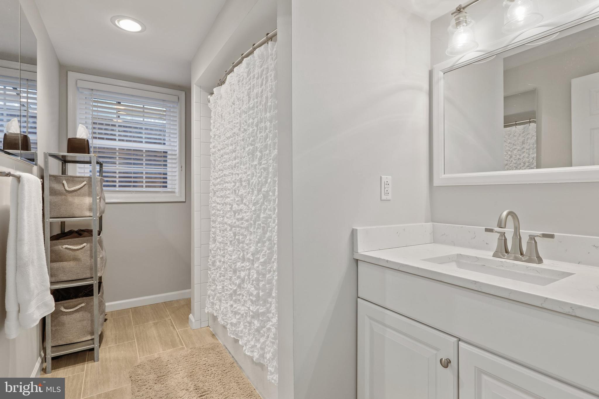 5 Russell Road, Unit E Alexandria, VA 22301 - Photo 8 of 21