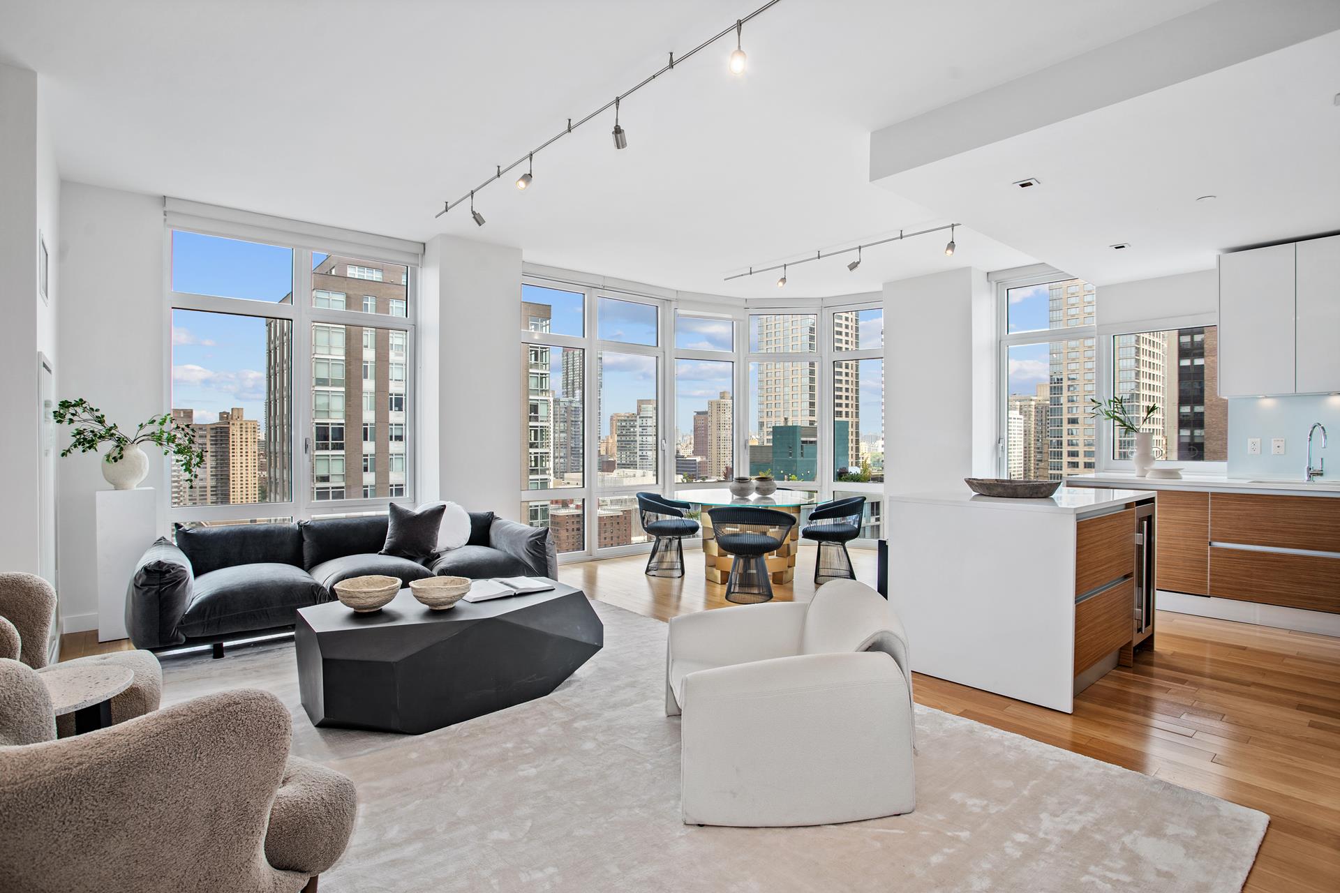 555 West 59th St Unit 25E  