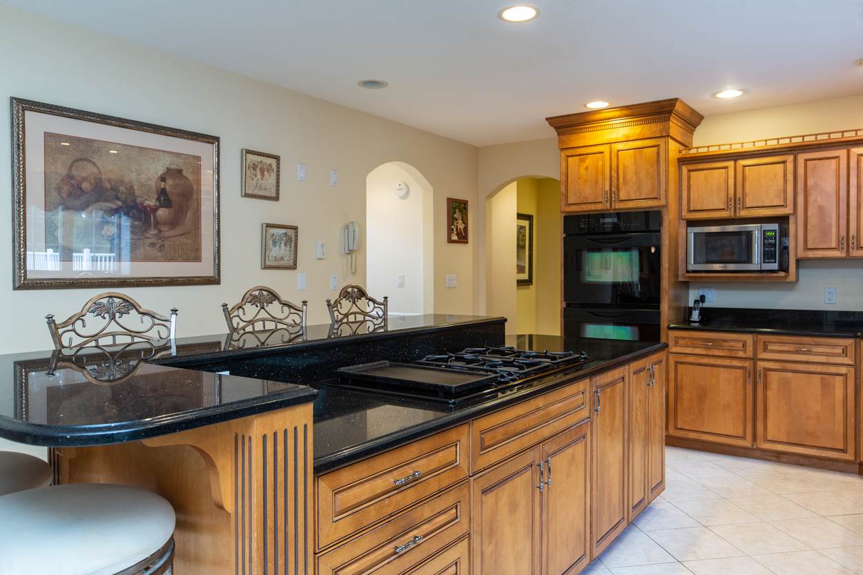 11 Ironwood Road Hudson, NH 03051 - Photo 12 of 40