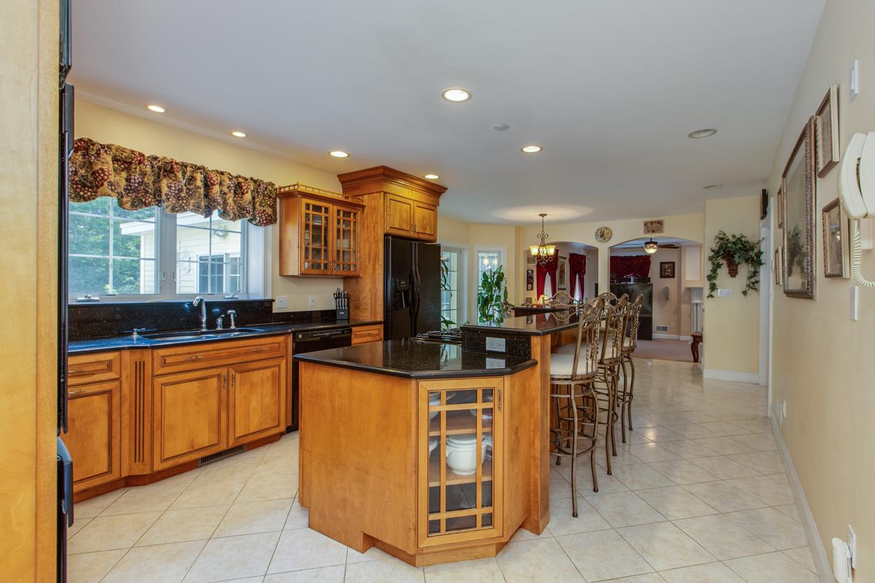 11 Ironwood Road Hudson, NH 03051 - Photo 10 of 40