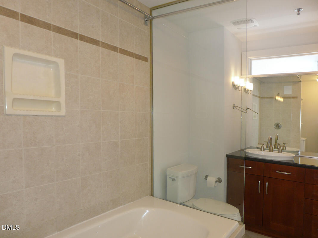 2608 Erwin Road, Unit 402 Durham, NC 27705 - Photo 15 of 19 o BA up
