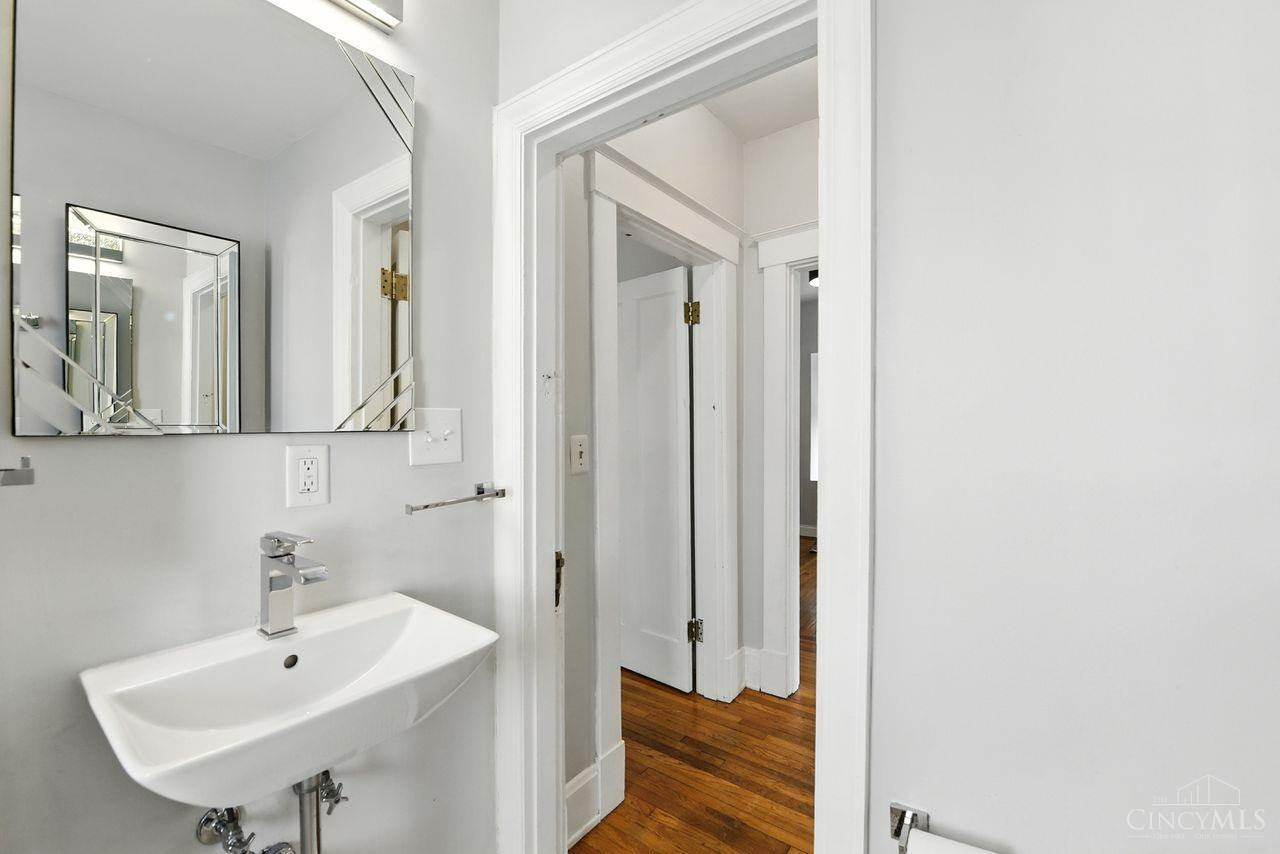 6744 Murray Road Cincinnati, OH 45227 - Photo 27 of 38 Gallery Image 27
