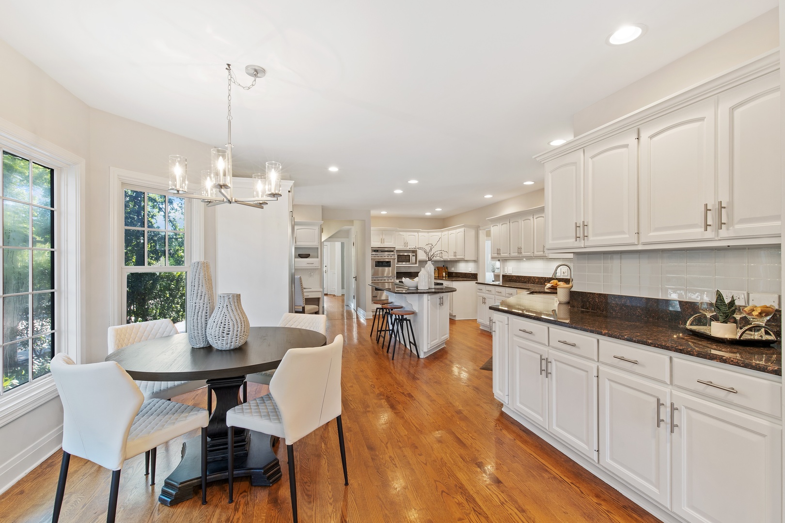 330 Radcliffe Way Hinsdale, IL 60521 - Photo 7 of 28