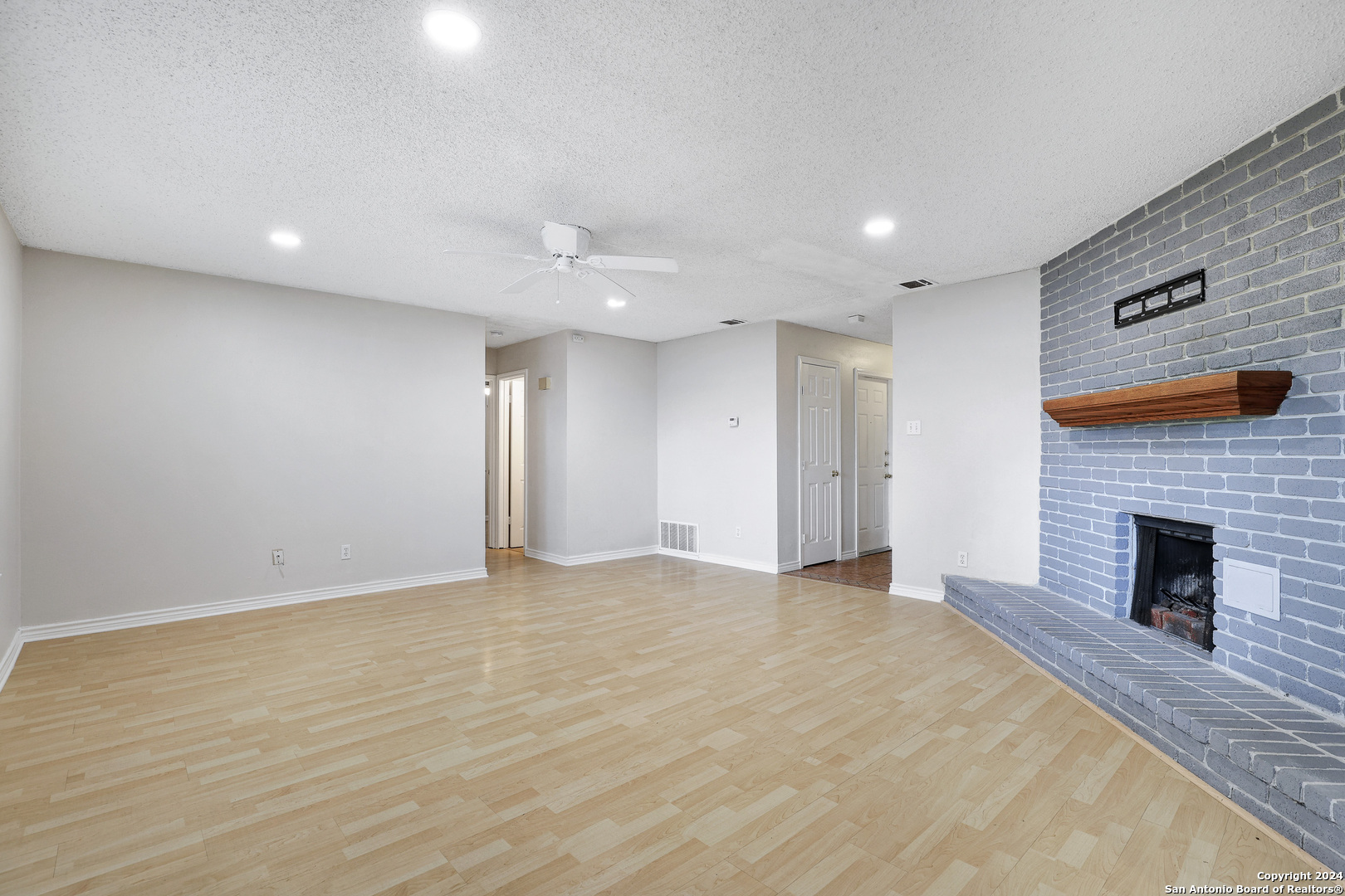 9262 Ridge Branch San Antonio, TX 78250 - Photo 2 of 13