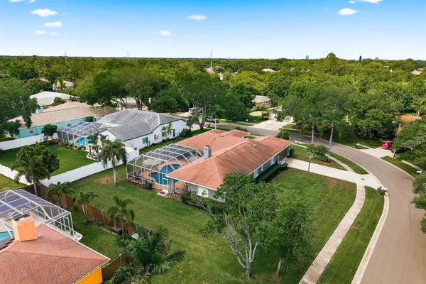 $939,000 | 2016 Swan Lane, Palm Harbor, FL 34683