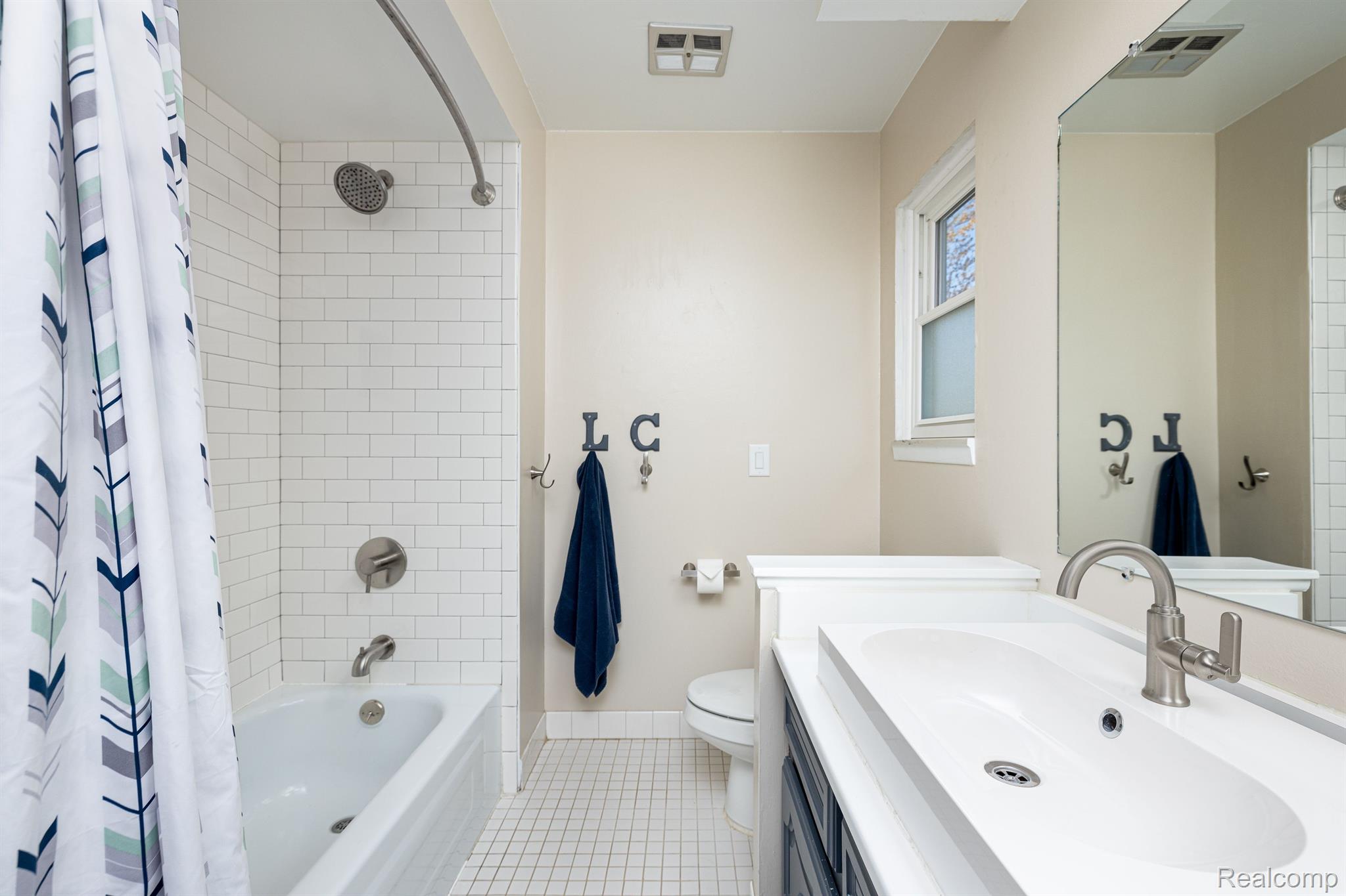 43106 Avon Road Canton, MI 48187 - Photo 28 of 54 Gallery Image 28