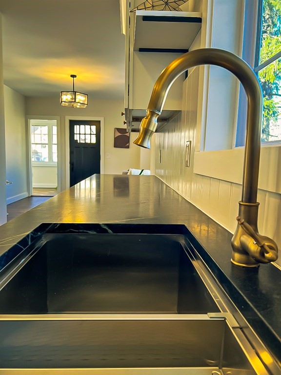 3 Saybrook Road Worcester, MA 01604 - Photo 6 of 17 Gallery Image 6