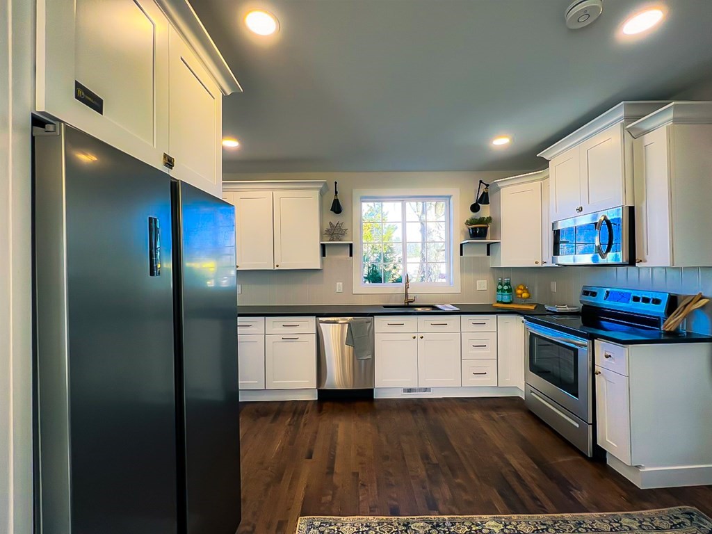 3 Saybrook Road Worcester, MA 01604 - Photo 8 of 17 Gallery Image 8