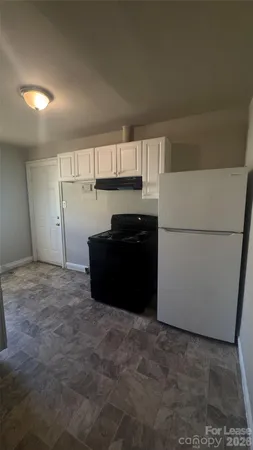$1,200 | 2021 Lasalle Street, Charlotte, NC 28216