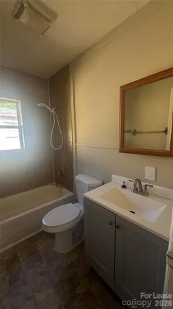 $1,200 | 2021 Lasalle Street, Charlotte, NC 28216