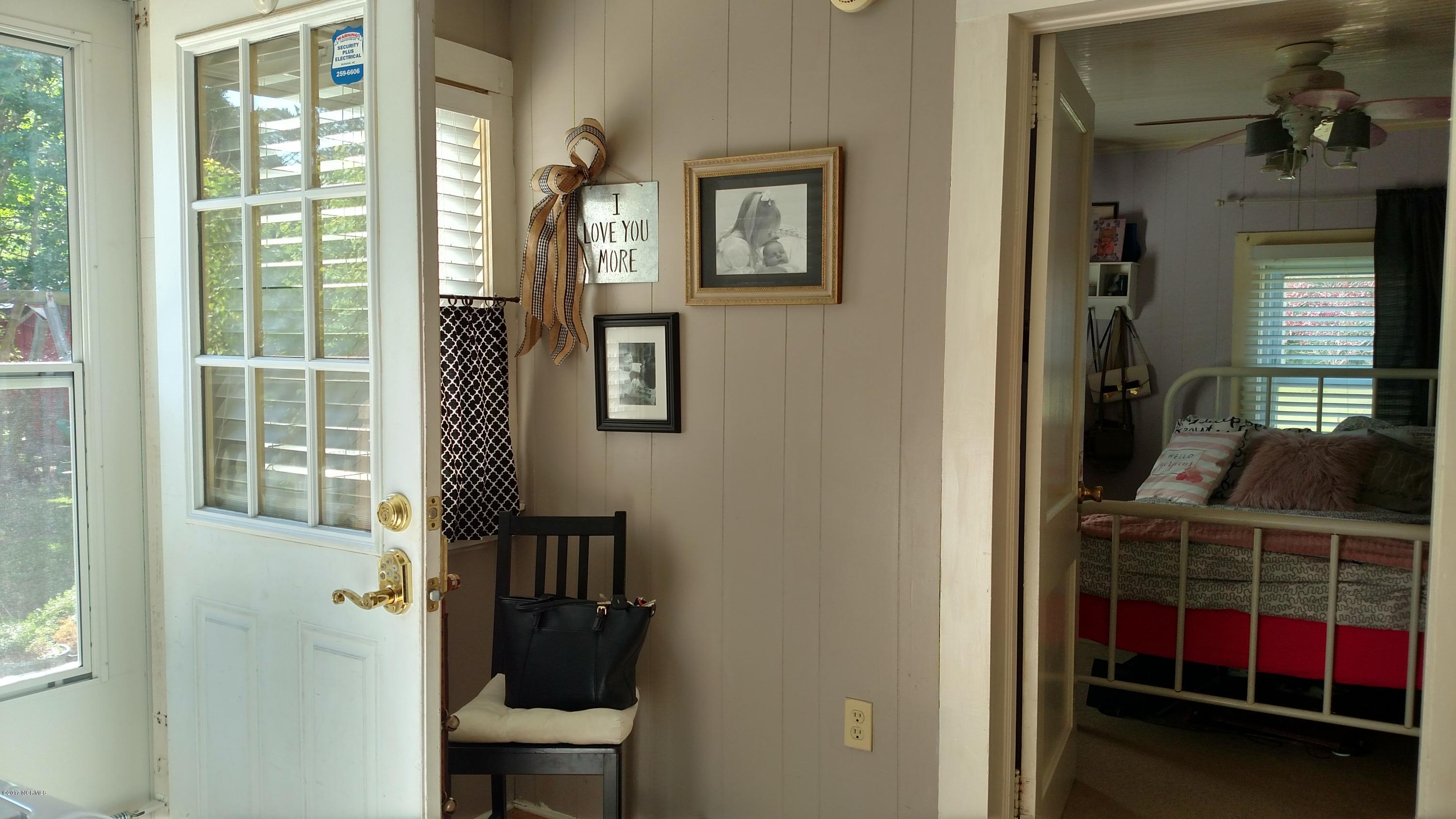 1910 Murphy Road Burgaw, NC 28425 - Photo 22 of 34 murphy laundry