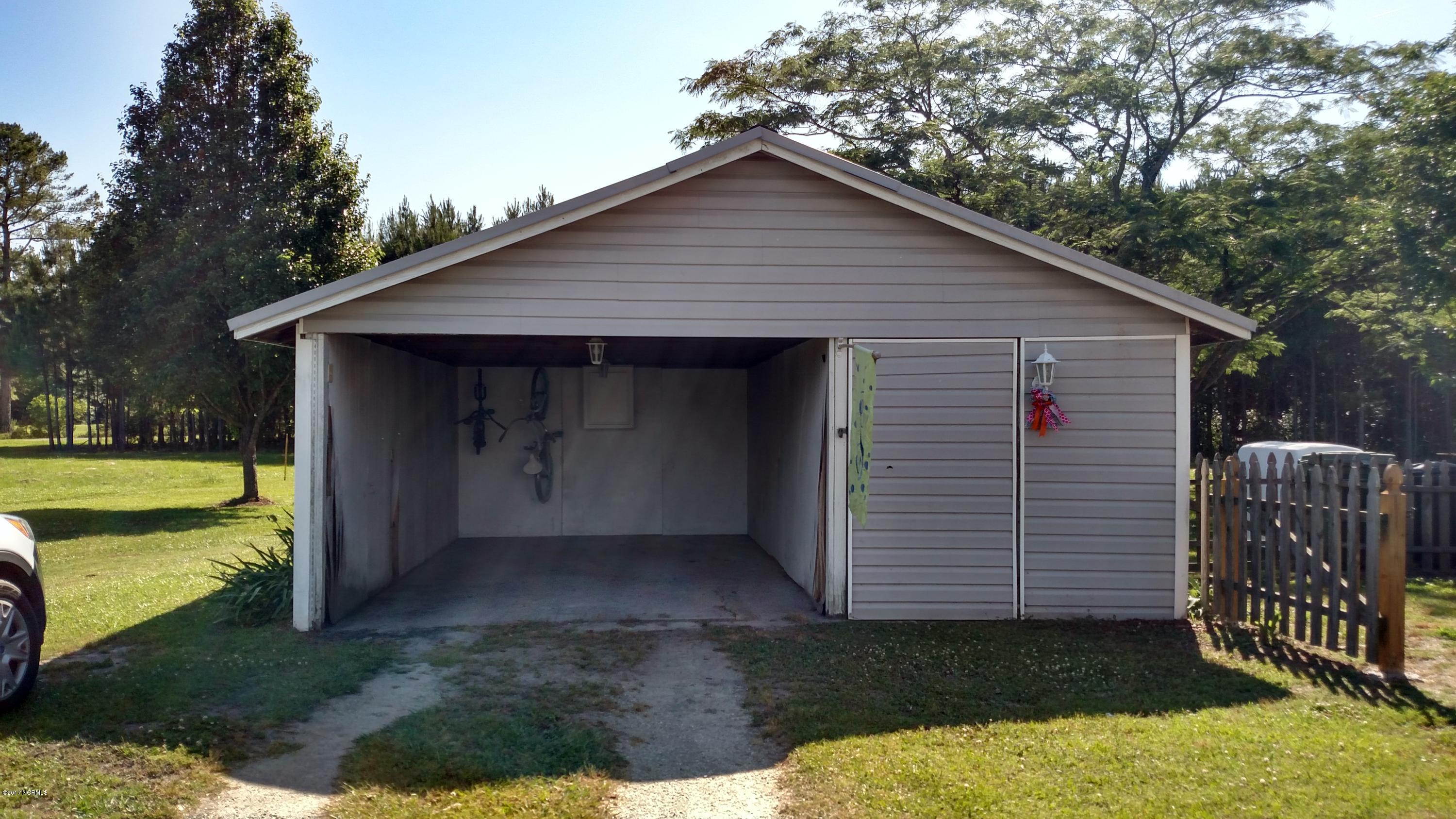 1910 Murphy Road Burgaw, NC 28425 - Photo 10 of 34 murphy garage